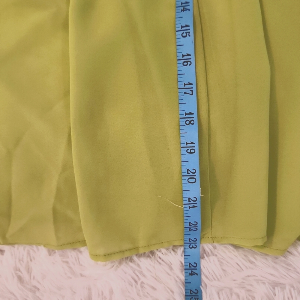 NEW Beautiful Lime Green Flowy Blouse - Picture 8 of 10